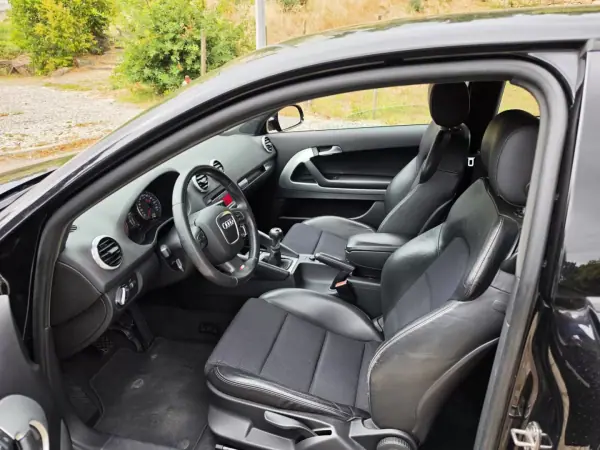 Audi A3 2011 - 10900 EUR, 205000 km - AUTO.MOTO.pt - 205000km - foto 7 de 8