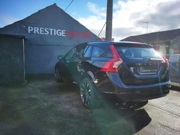 Volvo V60 2014 - 12900 EUR, 172000 km - AUTO.MOTO.pt - 172000km - foto 6 de 24