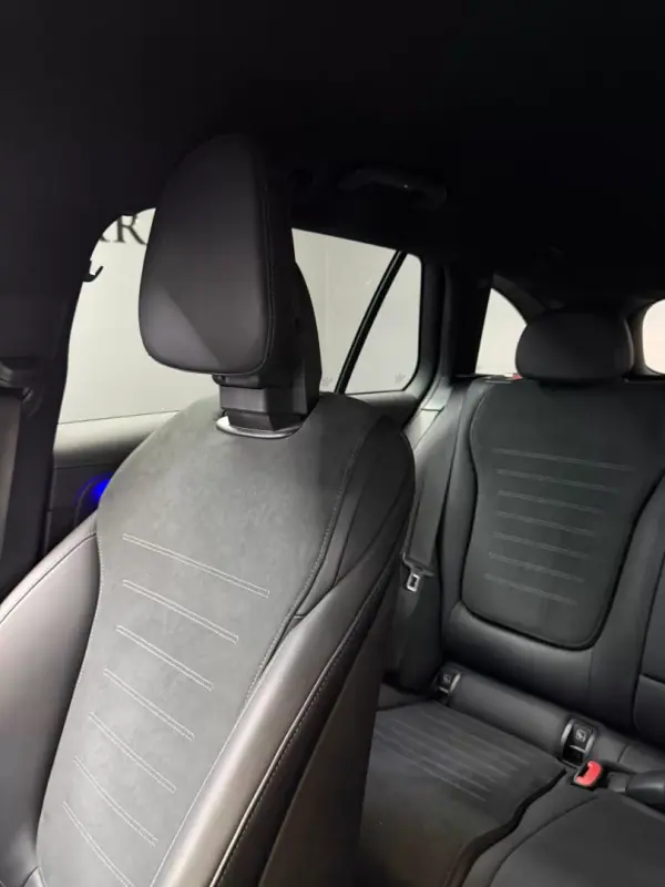 Mercedes-Benz C 300e 2023 - 43500 EUR, 35100 km - AUTO.MOTO.pt - 35100km - foto 13 de 18