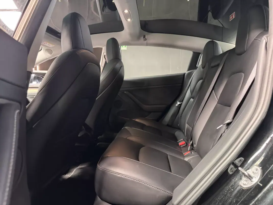 Tesla Model 3 2022 - 30990 EUR, 105300 km - AUTO.MOTO.pt - 105300km - foto 22 de 26