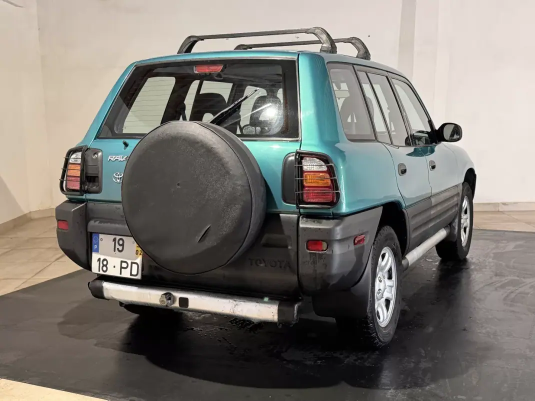 Toyota RAV4 1999 - 7900 EUR, 148900 km - AUTO.MOTO.pt - 148900km - foto 5 de 21