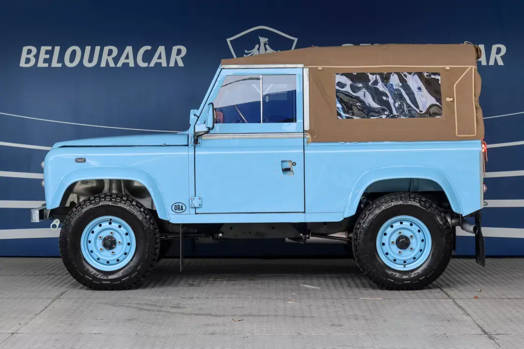 Land Rover Defender 2002 - 75000 EUR, 144875 km - AUTO.MOTO.pt - 144875km - foto 3 de 21