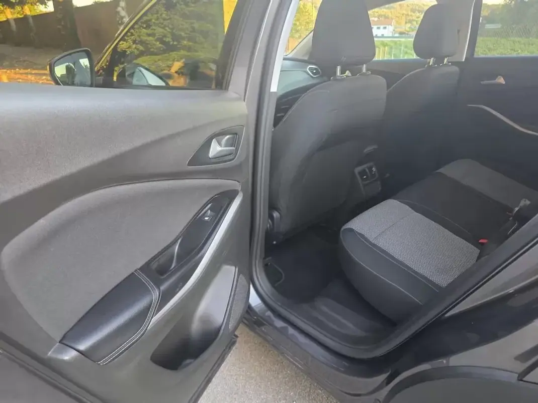 Opel Grandland X 2020 - 15499 EUR, 108544 km - 108544km - foto 31 de 34