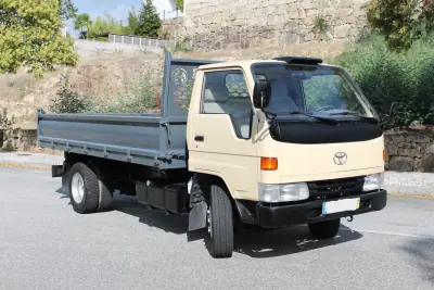Toyota Dyna 1998 — foto 4 de 29