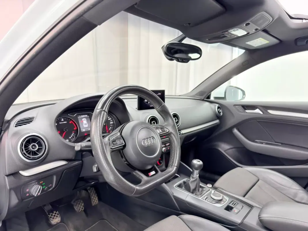 Audi A3 Limousine 2014 - 19750 EUR, 184000 km - AUTO.MOTO.pt - 184000km - foto 23 de 25