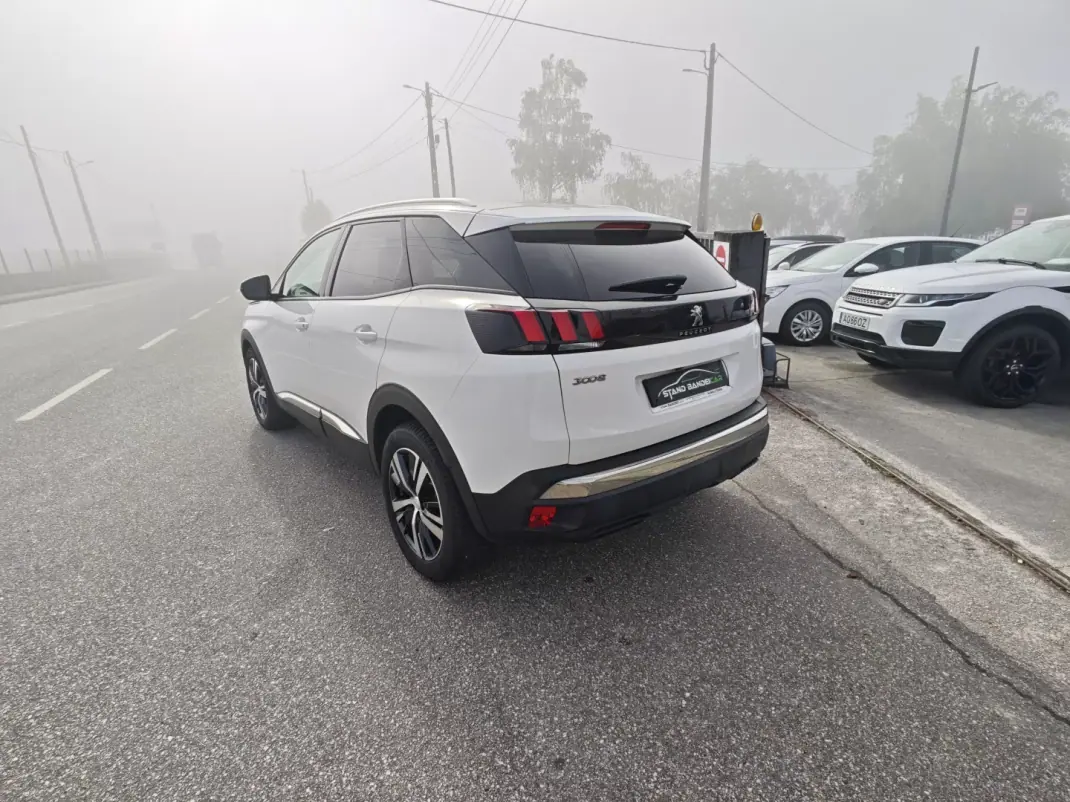 Peugeot 3008 2020 - 19900 EUR, 98000 km - AUTO.MOTO.pt - 98000km - foto 14 de 28