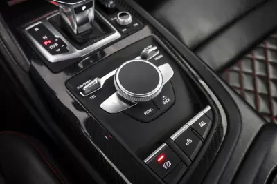 Audi R8 Spyder 2019 - 170000 EUR, 31543 km - AUTO.MOTO.pt - 31543km - foto 17 de 23