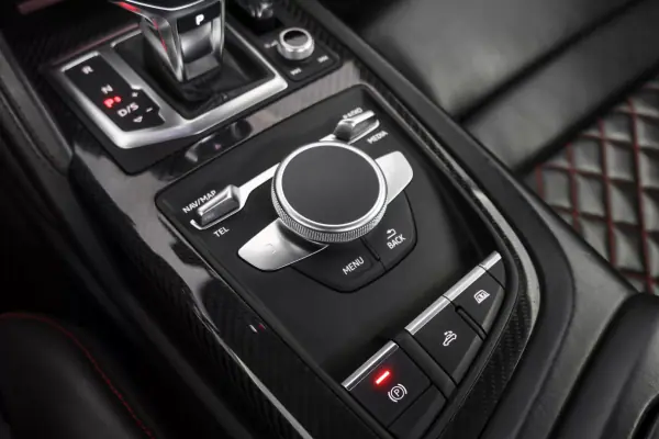 Audi R8 Spyder 2019 - 170000 EUR, 31543 km - AUTO.MOTO.pt - 31543km - foto 17 de 23