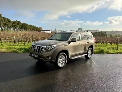 Toyota Land Cruiser 2015 - 59900 EUR, 145722 km - AUTO.MOTO.pt - 145722km - foto 3 de 15