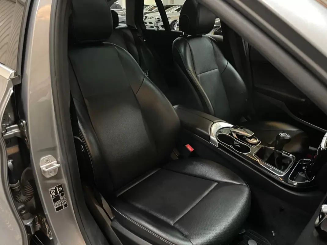 Mercedes-Benz C 180 2015 - 14950 EUR, 208000 km - 208000km - foto 17 de 20