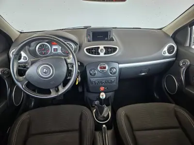 Renault Clio 2010 - 5950 EUR, 110000 km - AUTO.MOTO.pt - 110000km - foto 8 de 8