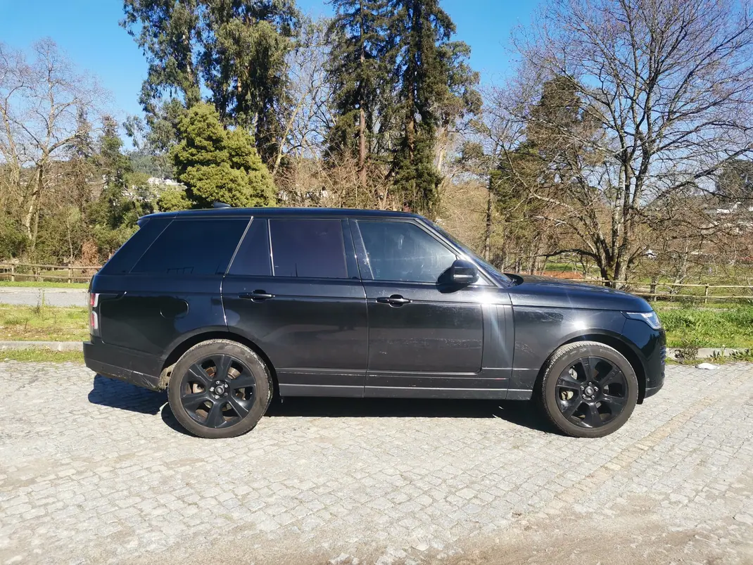Land Rover Range Rover 2019 - 64900 EUR, 160000 km - AUTO.MOTO.pt - 160000km - foto 12 de 15