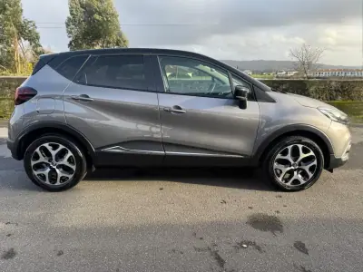 Renault Captur 2018 - 14500 EUR, 48000 km - AUTO.MOTO.pt - 48000km - foto 8 de 32
