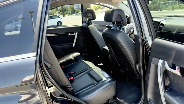 Chevrolet Captiva 2012 - 7490 EUR, 138000 km - AUTO.MOTO.pt - 138000km - foto 8 de 9