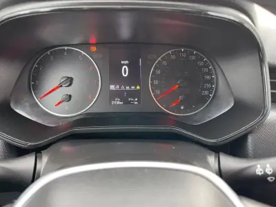Renault Clio 2022 - 15900 EUR, 21000 km - AUTO.MOTO.pt - 21000km - foto 8 de 11