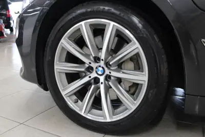 BMW 530e 2020 - 29400 EUR, 96515 km - AUTO.MOTO.pt - 96515km - foto 6 de 25