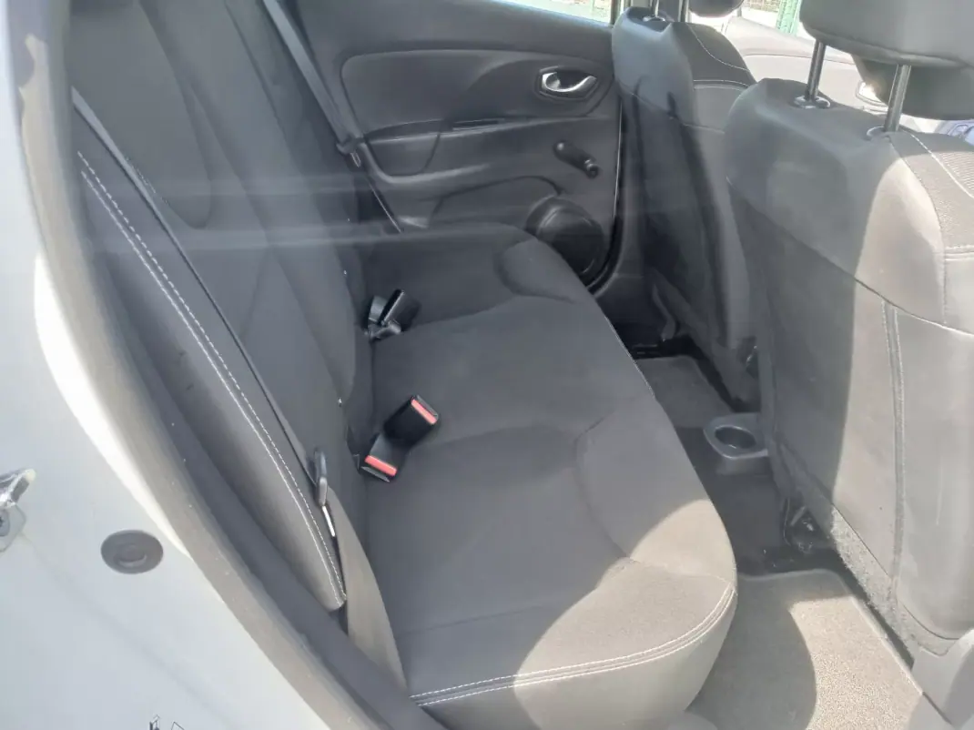 Renault Clio 2015 - 7750 EUR, 171706 km - 171706km - foto 20 de 26
