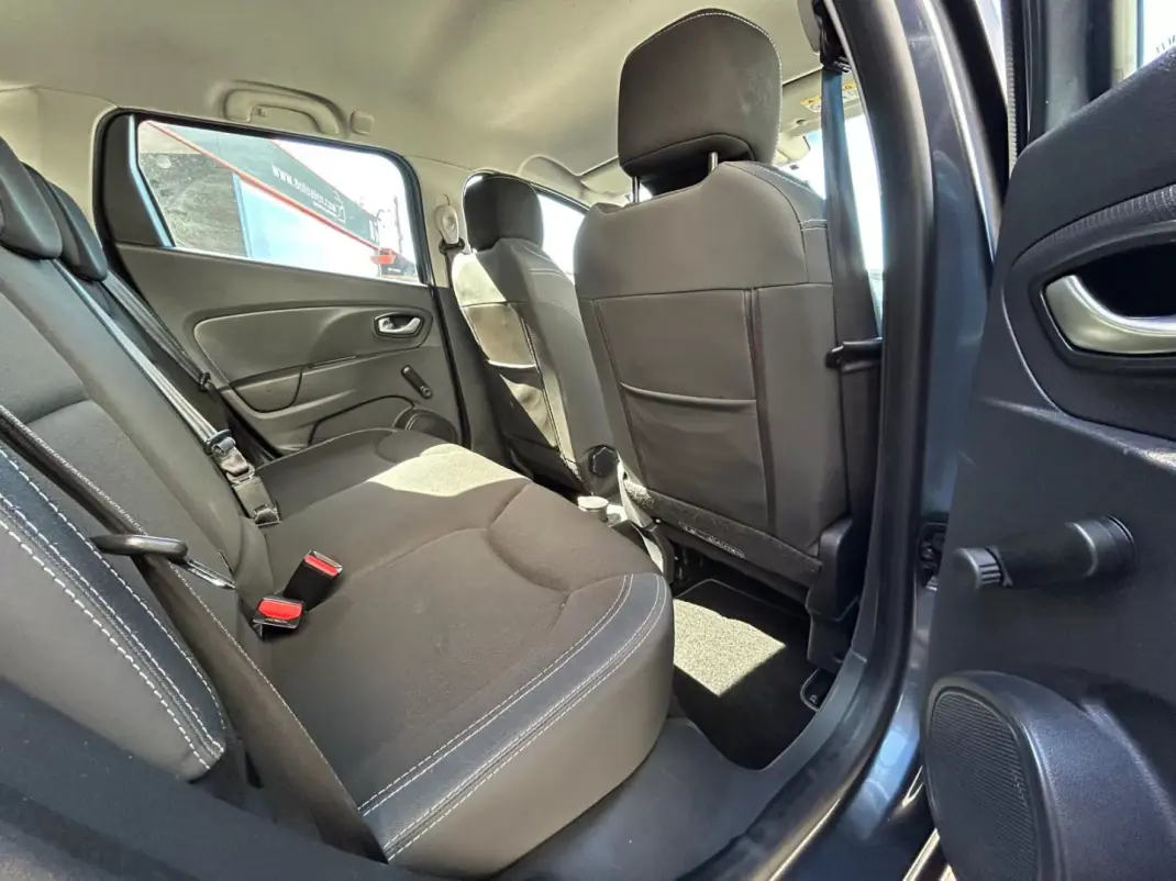 Renault Clio 2018 - 11950 EUR, 66571 km - 66571km - foto 19 de 20