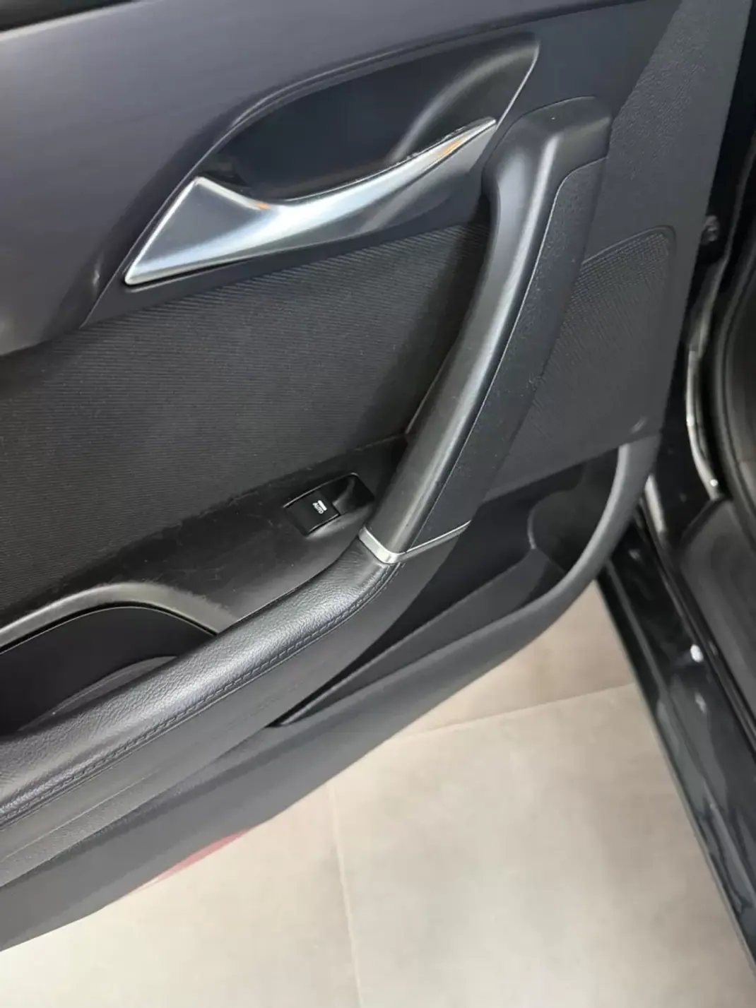 Hyundai i40 SW 2012 - 11000 EUR, 230000 km - AUTO.MOTO.pt - 230000km - foto 12 de 15