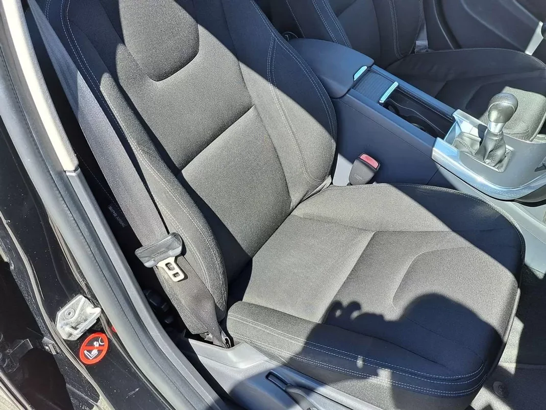 Volvo V60 2013 - 14990 EUR, 111000 km - AUTO.MOTO.pt - 111000km - foto 22 de 42