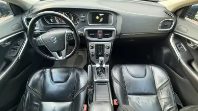 Volvo V40 Cross Country 2015 - 1 EUR, 185000 km - AUTO.MOTO.pt - 185000km - foto 17 de 26