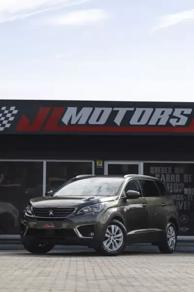 Peugeot 5008 2019 - 18900 EUR, 148184 km - AUTO.MOTO.pt - 148184km - foto 8 de 28