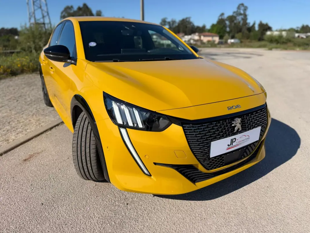 Peugeot 208 2022 - 16900 EUR, 69600 km - AUTO.MOTO.pt - 69600km - foto 3 de 21