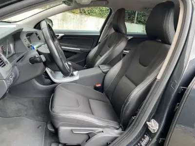 Volvo V60 2017 - 17900 EUR, 165010 km - AUTO.MOTO.pt - 165010km - foto 19 de 23