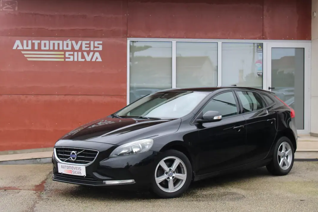 Volvo V40 2016 - 13990 EUR, 143000 km - AUTO.MOTO.pt - 143000km - foto 1 de 24