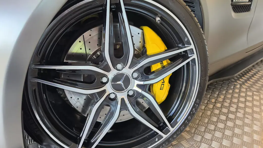 Mercedes-Benz AMG GT 2016 - 119500 EUR, 59841 km - 59841km - foto 31 de 63