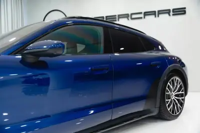 Porsche Taycan 2021 — foto 6 de 60