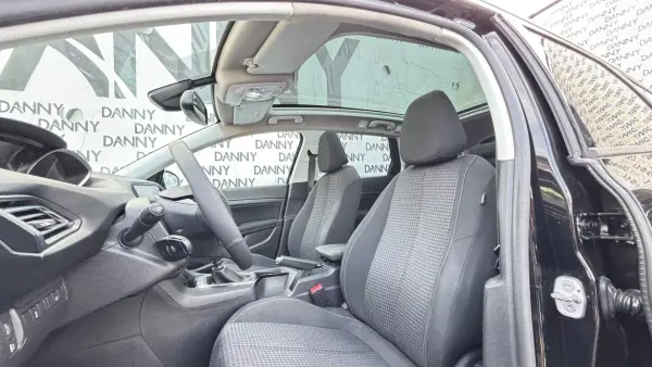 Peugeot 308 SW 2020 - 14900 EUR, 150000 km - AUTO.MOTO.pt - 150000km - foto 5 de 10