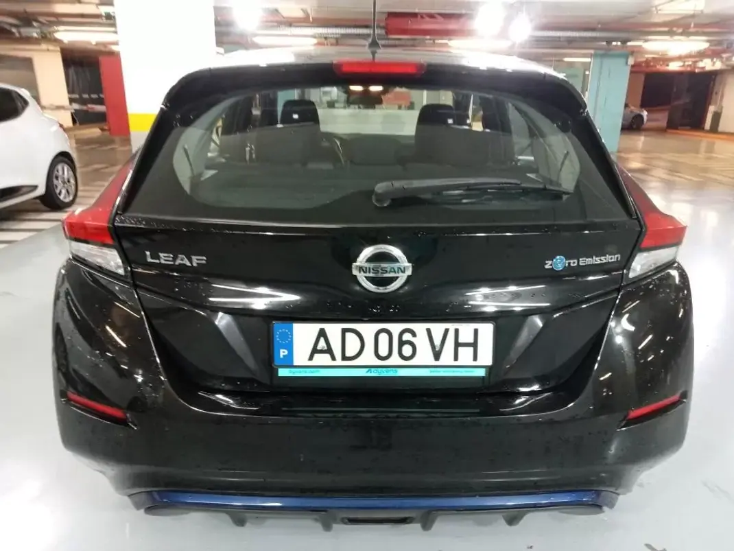 Nissan Leaf 2020 - 11990 EUR, 105000 km - AUTO.MOTO.pt - 105000km - foto 6 de 19