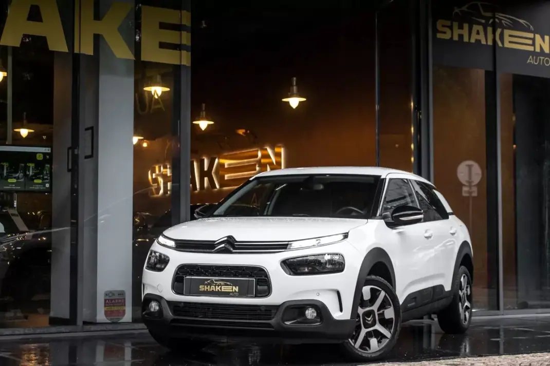 Citroën C4 Cactus 2019 - 12550 EUR, 90175 km - AUTO.MOTO.pt - 90175km - foto 1 de 41