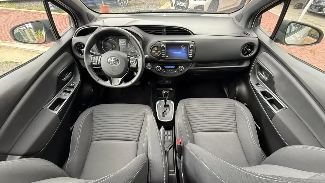 Toyota Yaris 2018 - 16990 EUR, 80000 km - AUTO.MOTO.pt - 80000km - foto 22 de 29