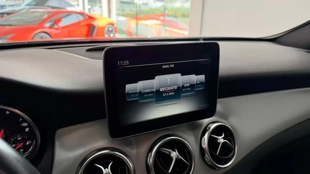 Mercedes-Benz GLA 250 2017 - 26990 EUR, 119434 km - AUTO.MOTO.pt - 119434km - foto 20 de 33