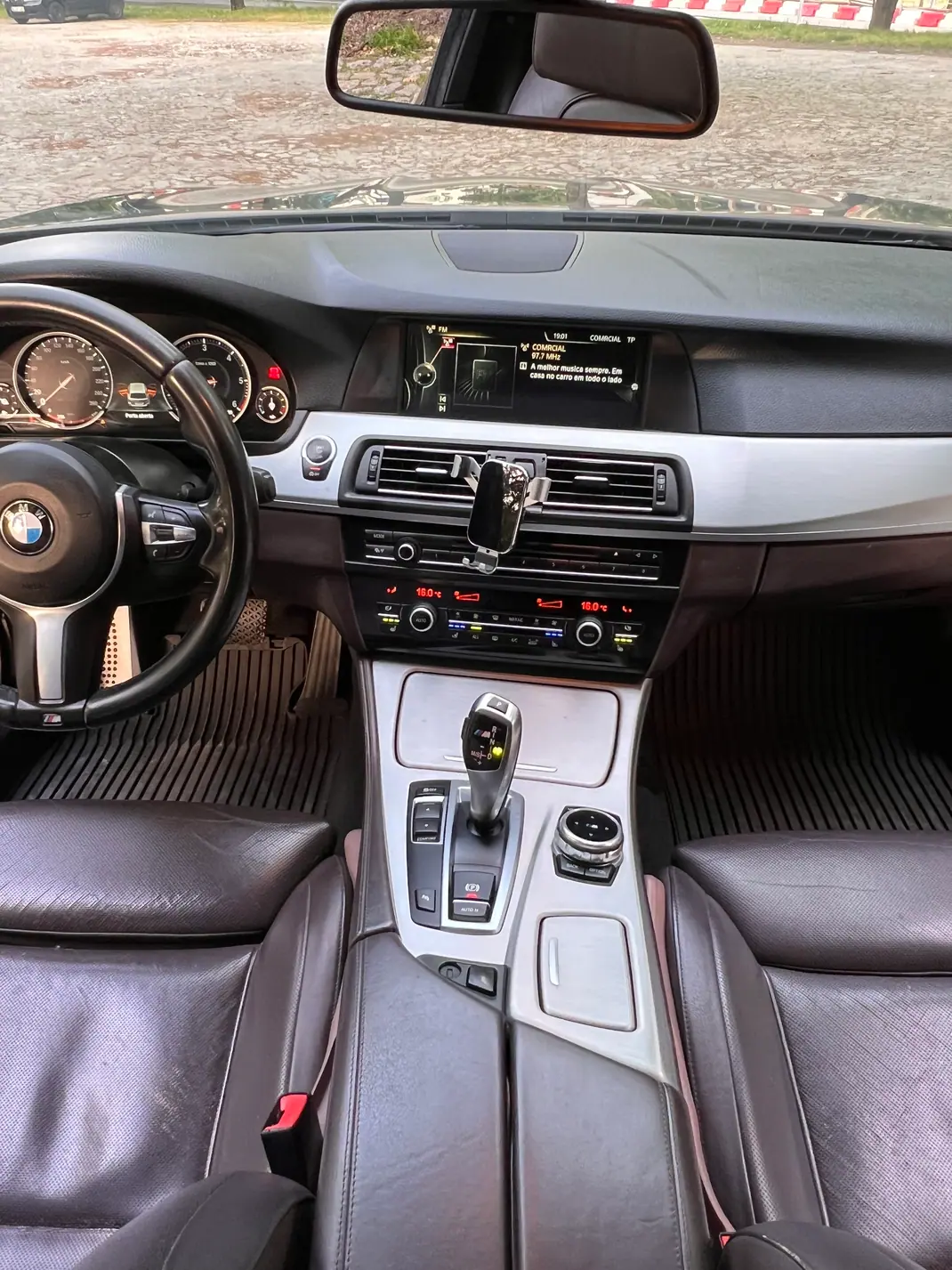 BMW 520 2012 - 16500 EUR, 284000 km - AUTO.MOTO.pt - 284000km - foto 9 de 15