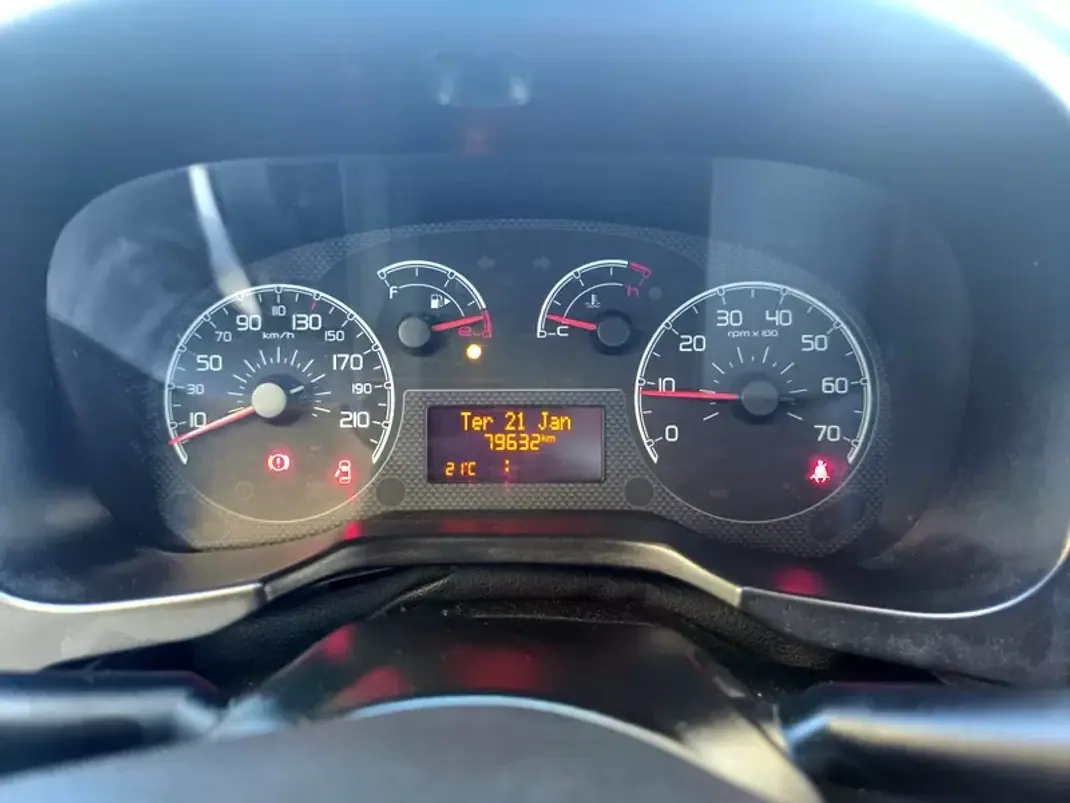 Citroën Nemo 1.3 HDI IVA DEDUTIVEL PACK CLIM 2017 - 8980 EUR, 79000 km - AUTO.MOTO.pt - 79000km - foto 14 de 24