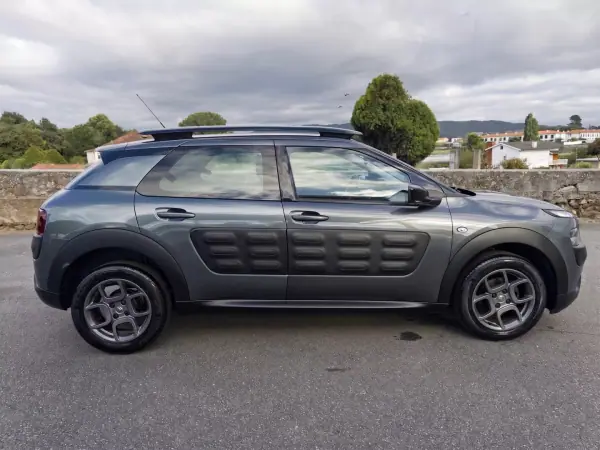 Citroën C4 Cactus 2016 - 12990 EUR, 161000 km - 161000km - foto 8 de 35