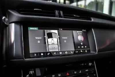 Jaguar XF Sportbrake 2019 - 23990 EUR, 147458 km - AUTO.MOTO.pt - 147458km - foto 44 de 45