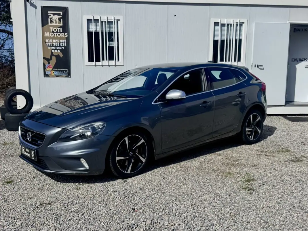 Volvo V40 2014 - 12500 EUR, 191000 km - AUTO.MOTO.pt - 191000km - foto 1 de 25