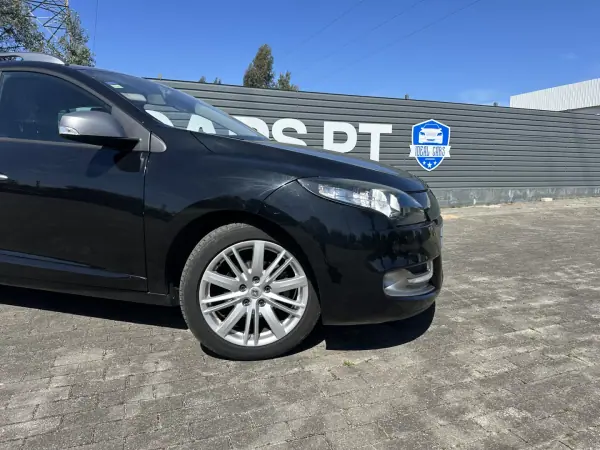 Renault Mégane Break 2013 - 9950 EUR, 182000 km - AUTO.MOTO.pt - 182000km - foto 3 de 18