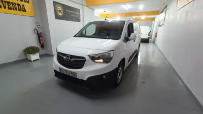Opel 2019 - 9999 EUR, 245000 km - AUTO.MOTO.pt - 245000km - foto 2 de 7