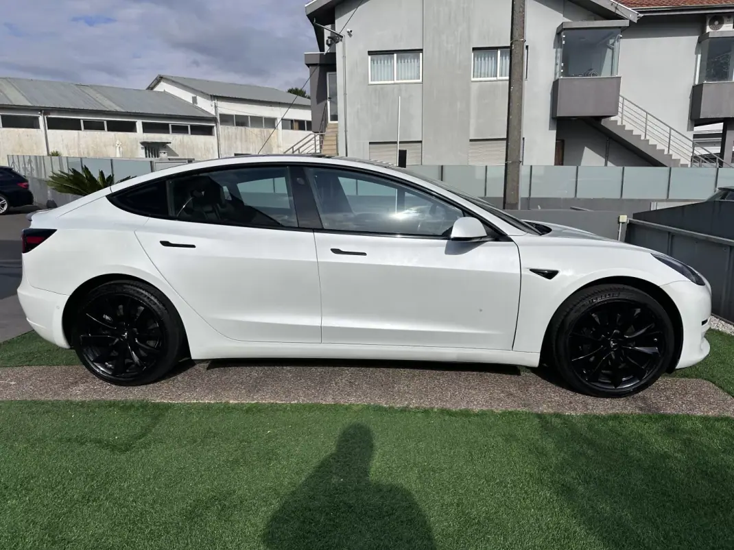 Tesla Model 3 2019 - 15500 EUR, 333000 km - AUTO.MOTO.pt - 333000km - foto 16 de 62