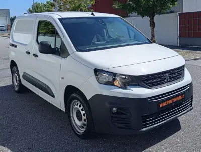 Peugeot Partner 2019 - 11490 EUR, 130000 km - 130000km - foto 3 de 17