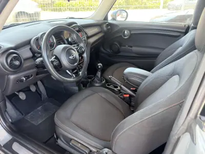 MINI Cooper 2017 - 12500 EUR, 173200 km - AUTO.MOTO.pt - 173200km - foto 18 de 25