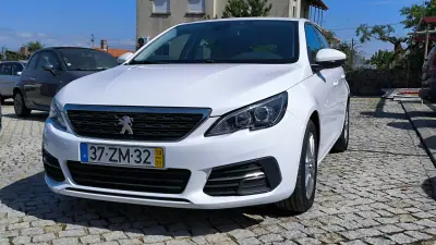 Peugeot 308 2019 - 11950 EUR, 90617 km - AUTO.MOTO.pt - 90617km - foto 2 de 9