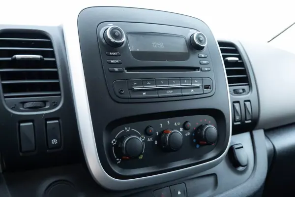 Renault Trafic 2016 - 21900 EUR, 152992 km - AUTO.MOTO.pt - 152992km - foto 13 de 16
