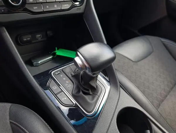Kia Niro 2022 - 19250 EUR, 130477 km - 130477km - foto 15 de 23