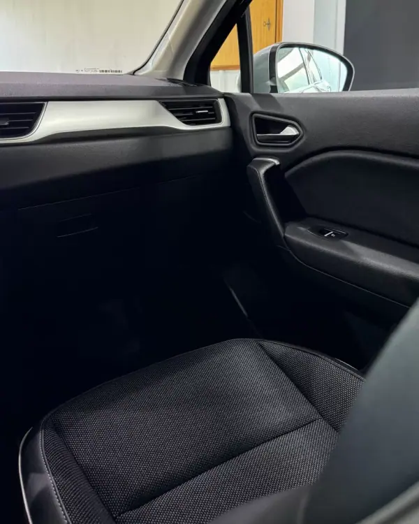 Renault Captur 2022 - 17900 EUR, 90718 km - AUTO.MOTO.pt - 90718km - foto 30 de 49